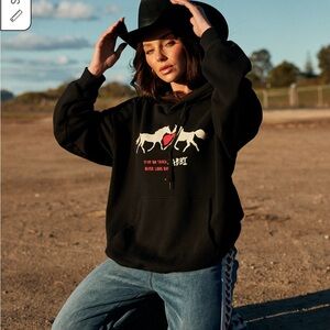 I love country music Black Graphic Hoodie